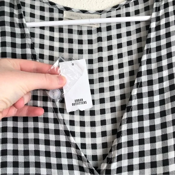 NWT Urban Outfitters Rio Tiered Button-Front Romper Size Medium - Picture 8 of 10